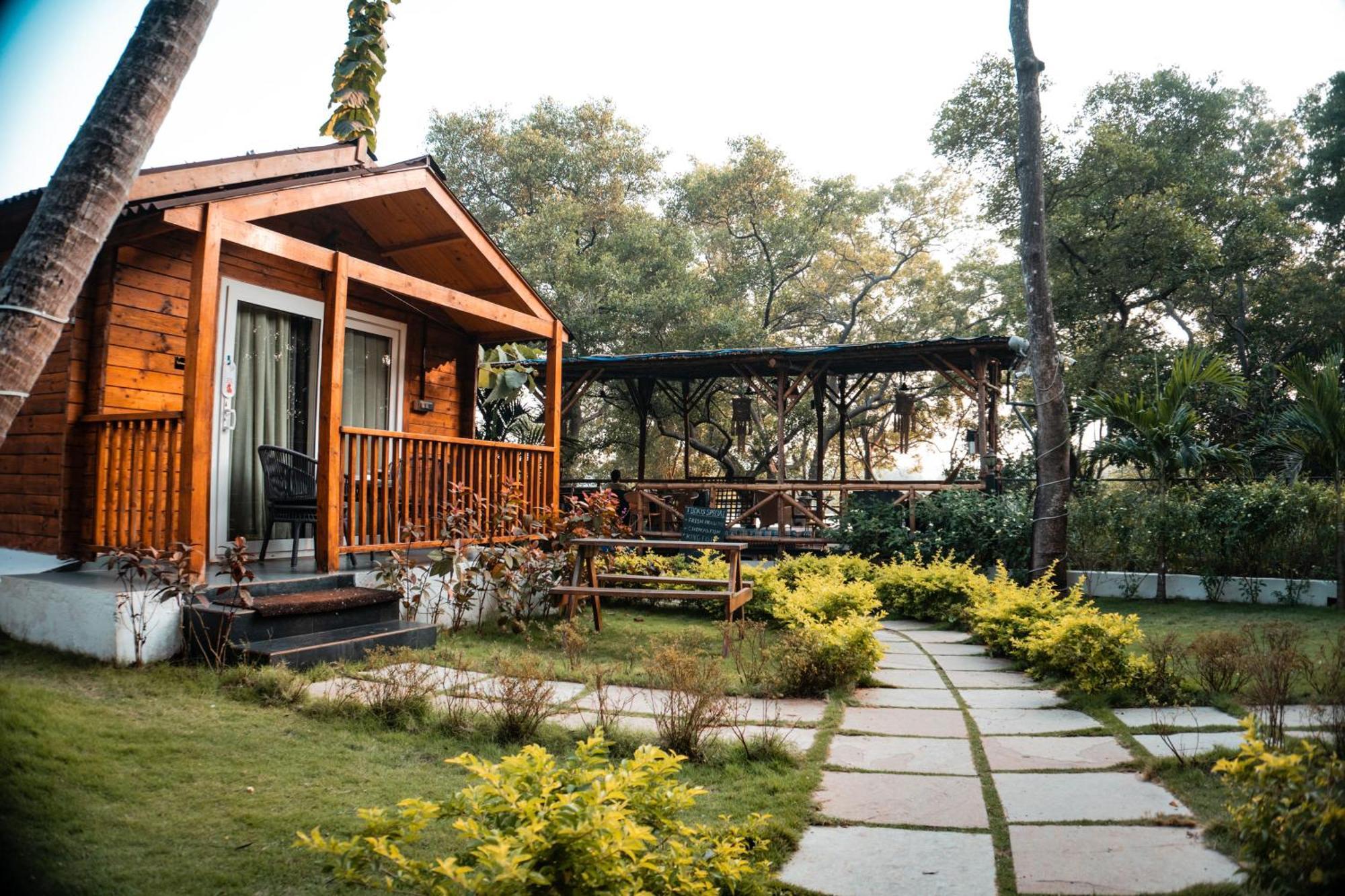 Tranquill Riverside Luxury Cottages With Bathtub, Candolim Exterior photo