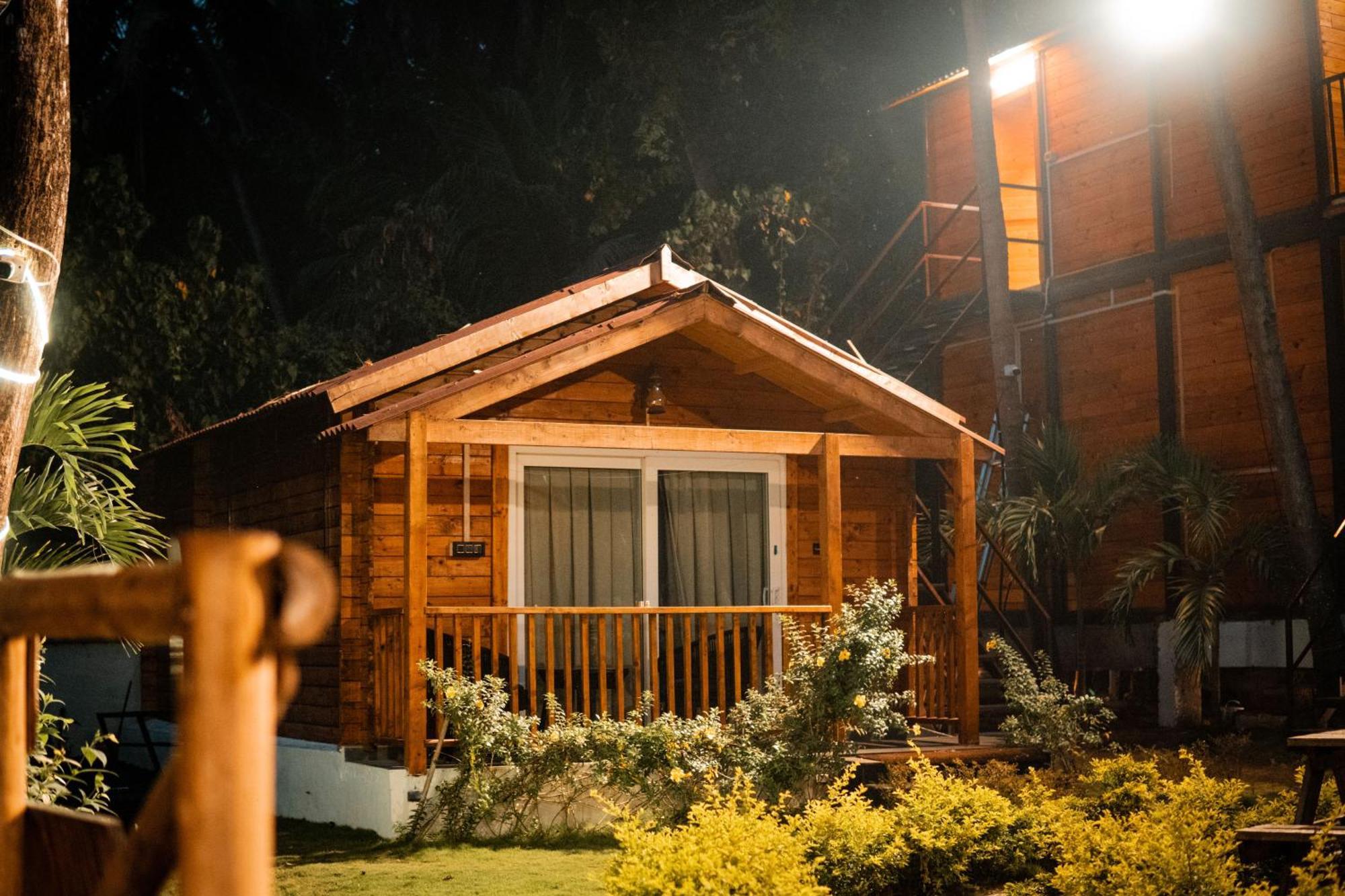 Tranquill Riverside Luxury Cottages With Bathtub, Candolim Exterior photo